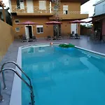 Lägenhetshotell Souvlakis Pool 4*