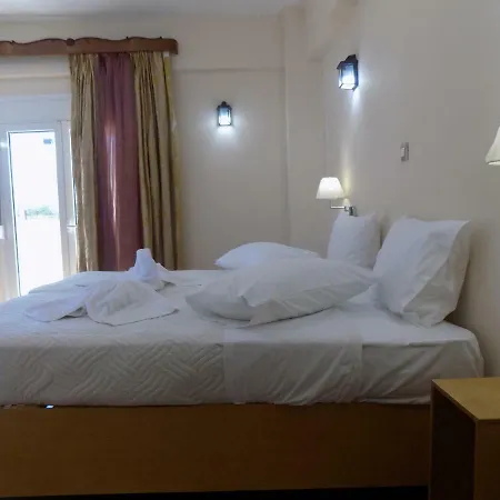 Lägenhetshotell Souvlakis Pool 4*