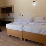 Souvlakis Pool Ханья (Крит)
