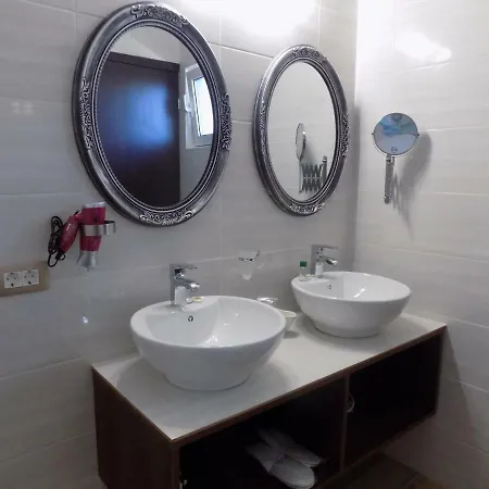 아파트호텔 Souvlakis Pool