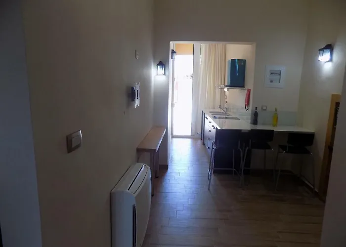 Souvlakis Pool Aparthotel