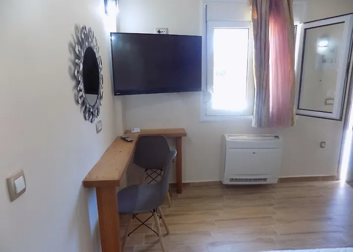 Souvlakis Pool 4* ハニア