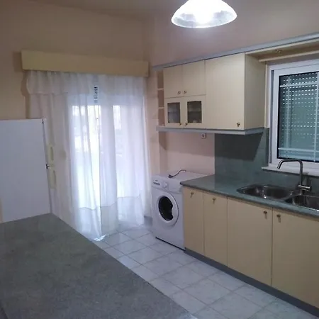 Souvlakis Pool شقة فندقية 4*