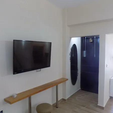 Ξενοδοχείο με διαμερίσματα Souvlakis Pool 4*