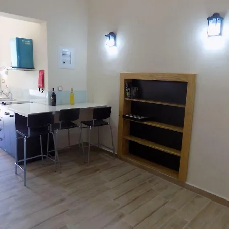 Ξενοδοχείο με διαμερίσματα Souvlakis Pool Χανιά