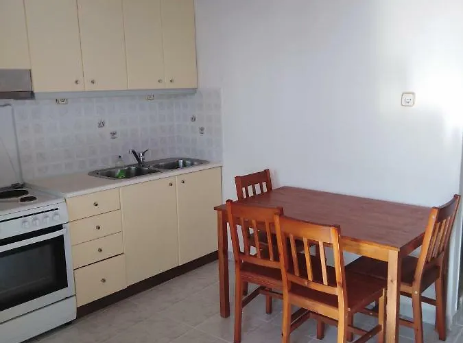 Souvlakis Pool 4* خانيا