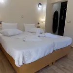 Souvlakis Pool Ξενοδοχείο με διαμερίσματα