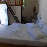 Ξενοδοχείο με διαμερίσματα Souvlakis Pool 4*