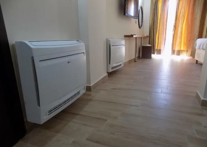 Souvlakis Pool Aparthotel 4*