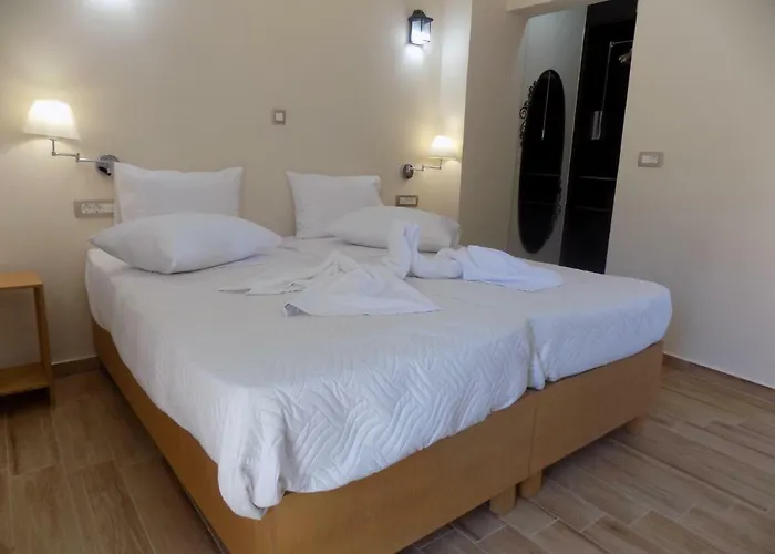 Souvlakis Pool Aparthotel