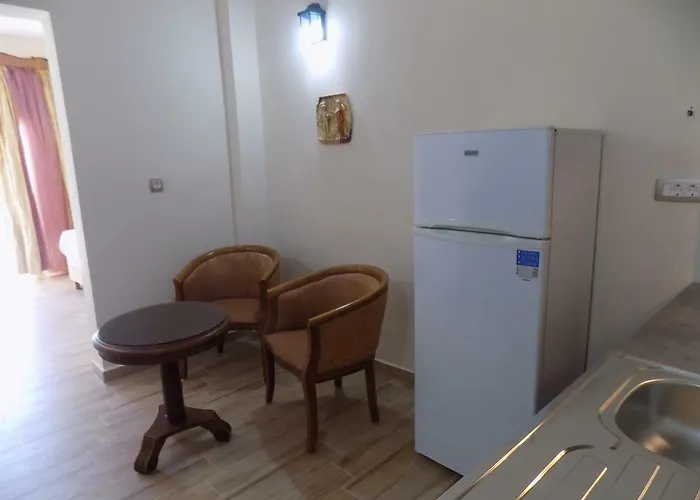 Aparthotel Souvlakis Pool 4*