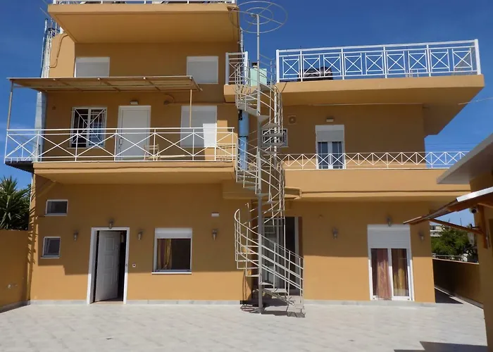 Ξενοδοχείο με διαμερίσματα Souvlakis Pool 4*